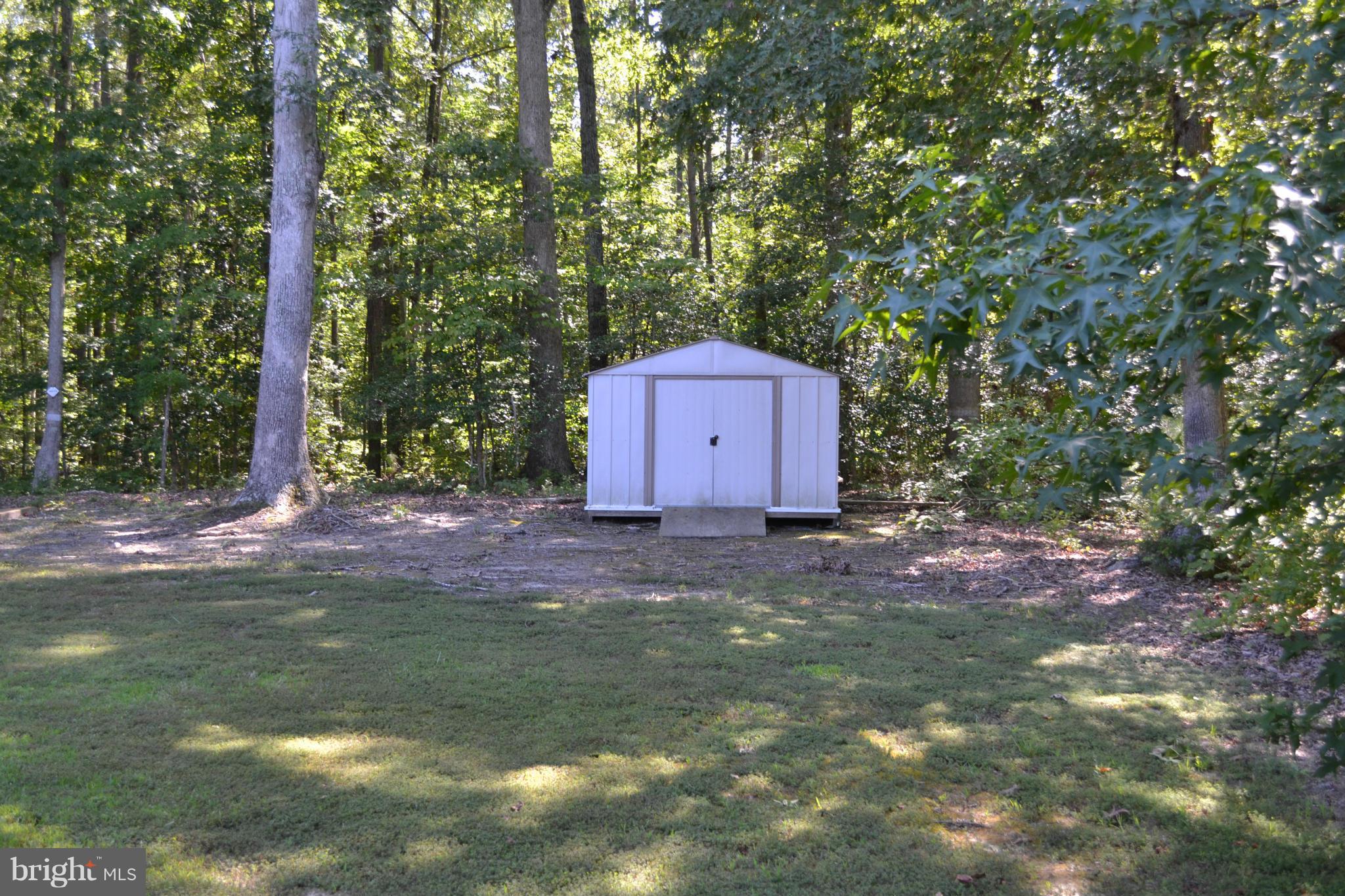 LAKE LAND - Residential