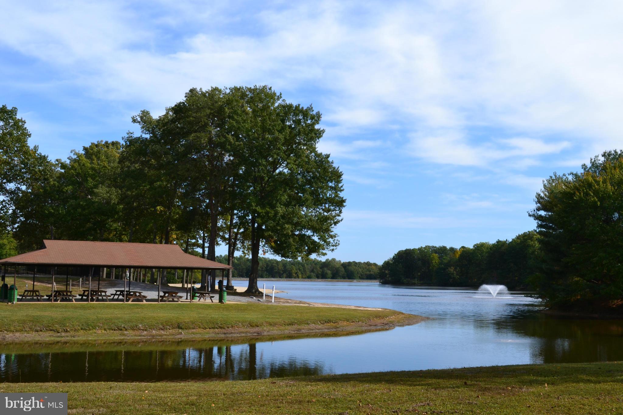 LAKE LAND - Residential