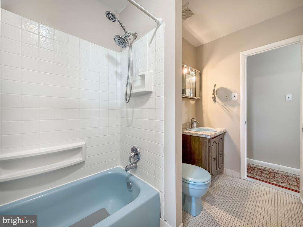 NESHAMINY VALLEY - Residential