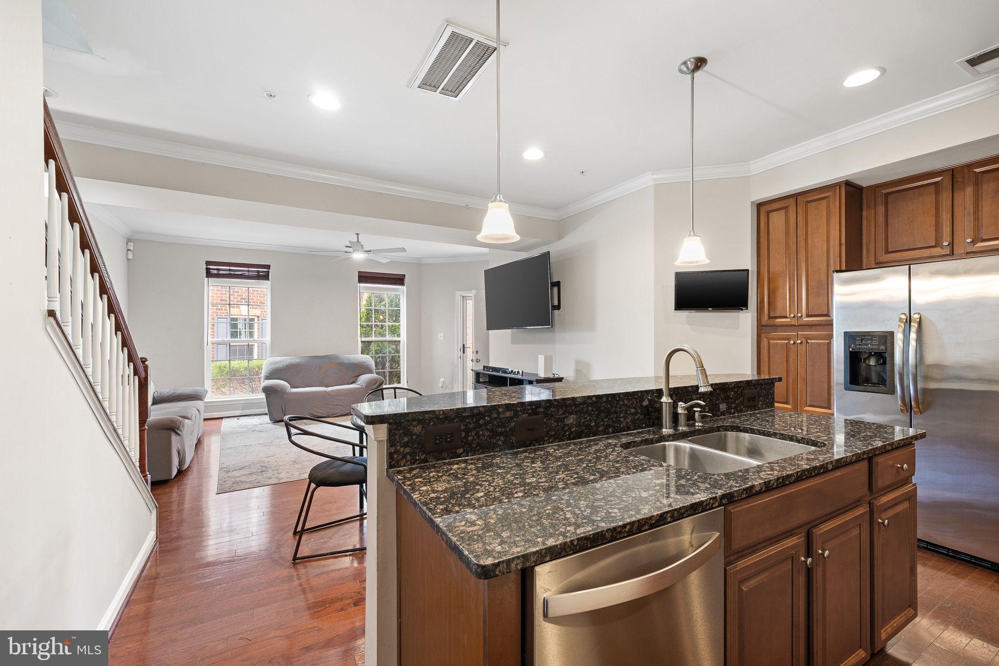 ARCOLA TOWN CENTER CONDO - Residential