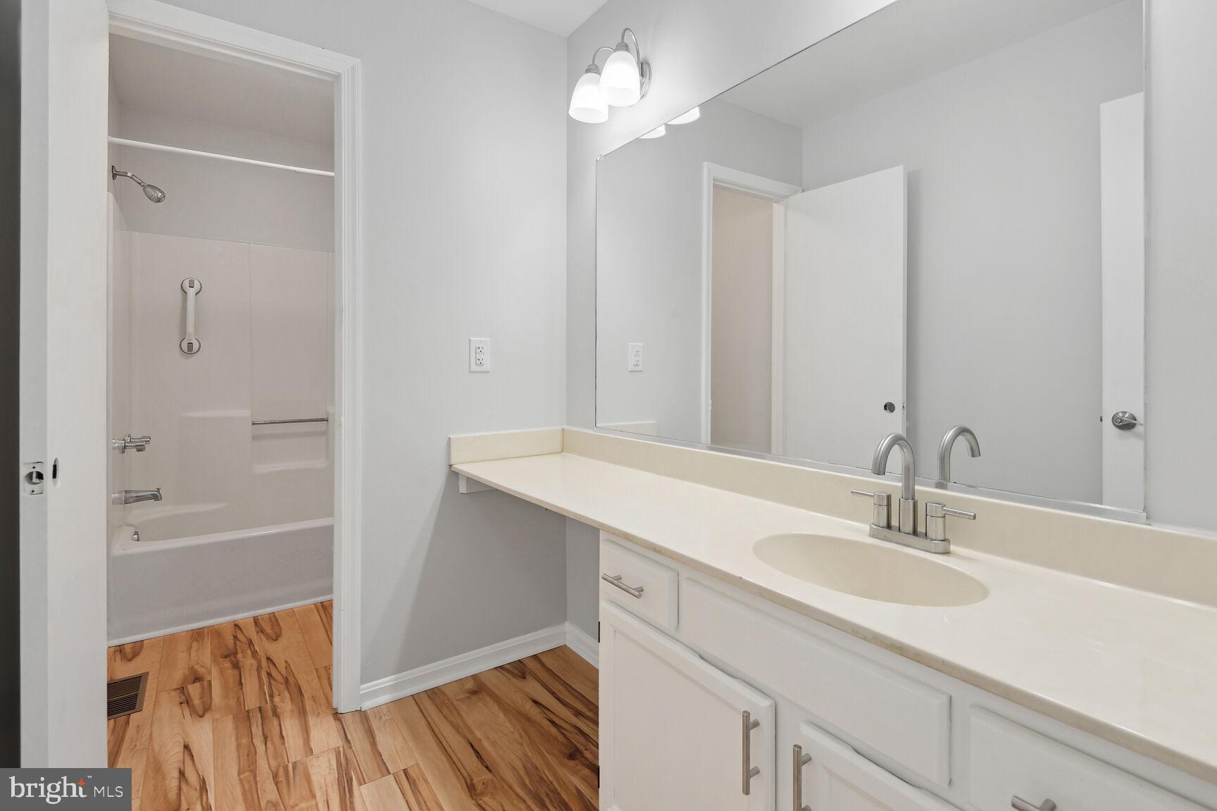 TANGLEWOOD TOWNHOMES SUB - Residential