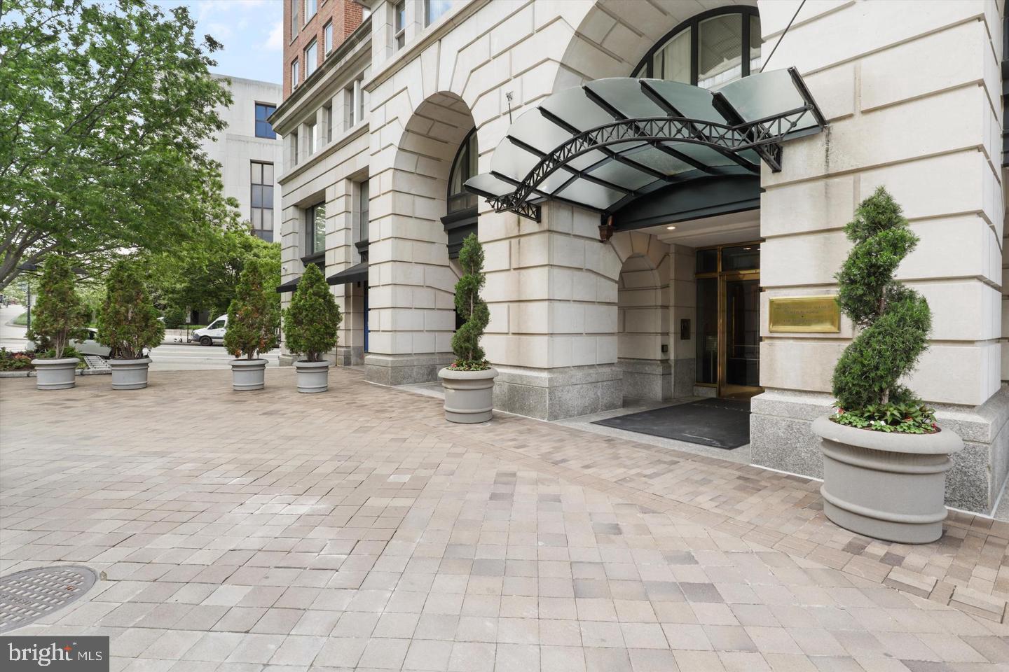 601 PENNSYLVANIA AVENUE NW 404