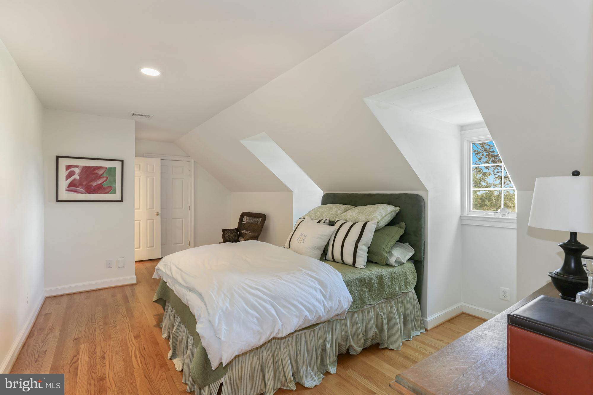 UPPERVILLE - Residential