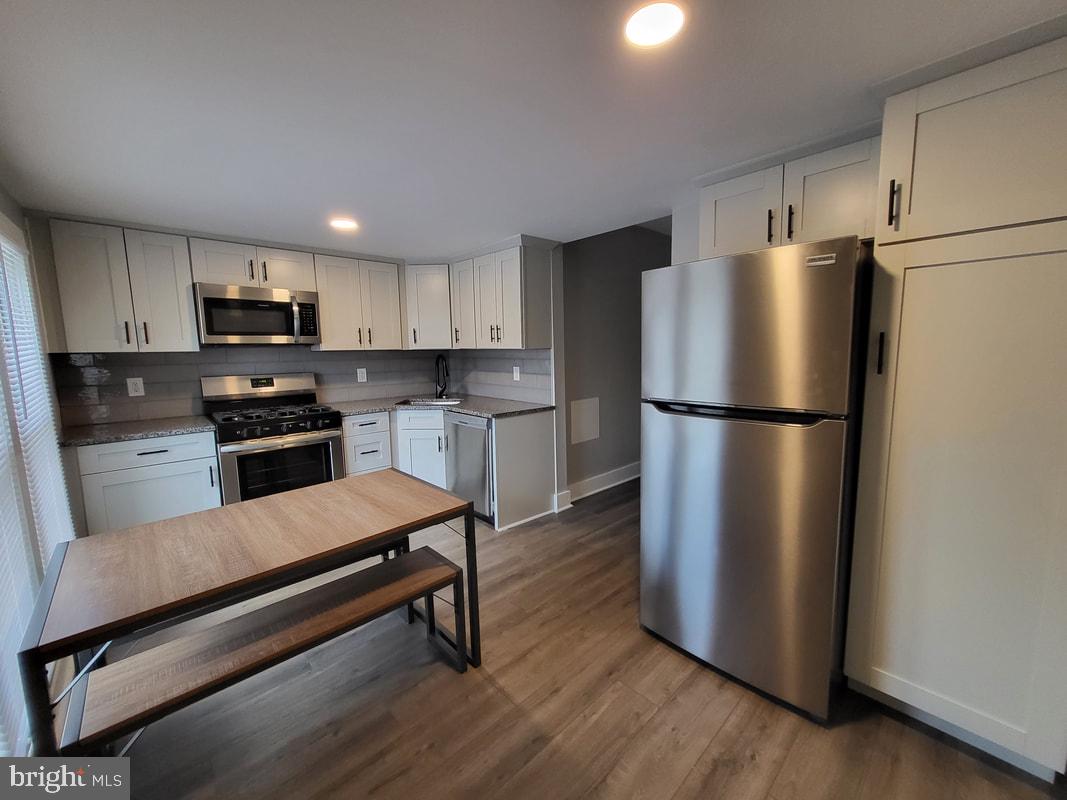 956-958 W 3RD STREET