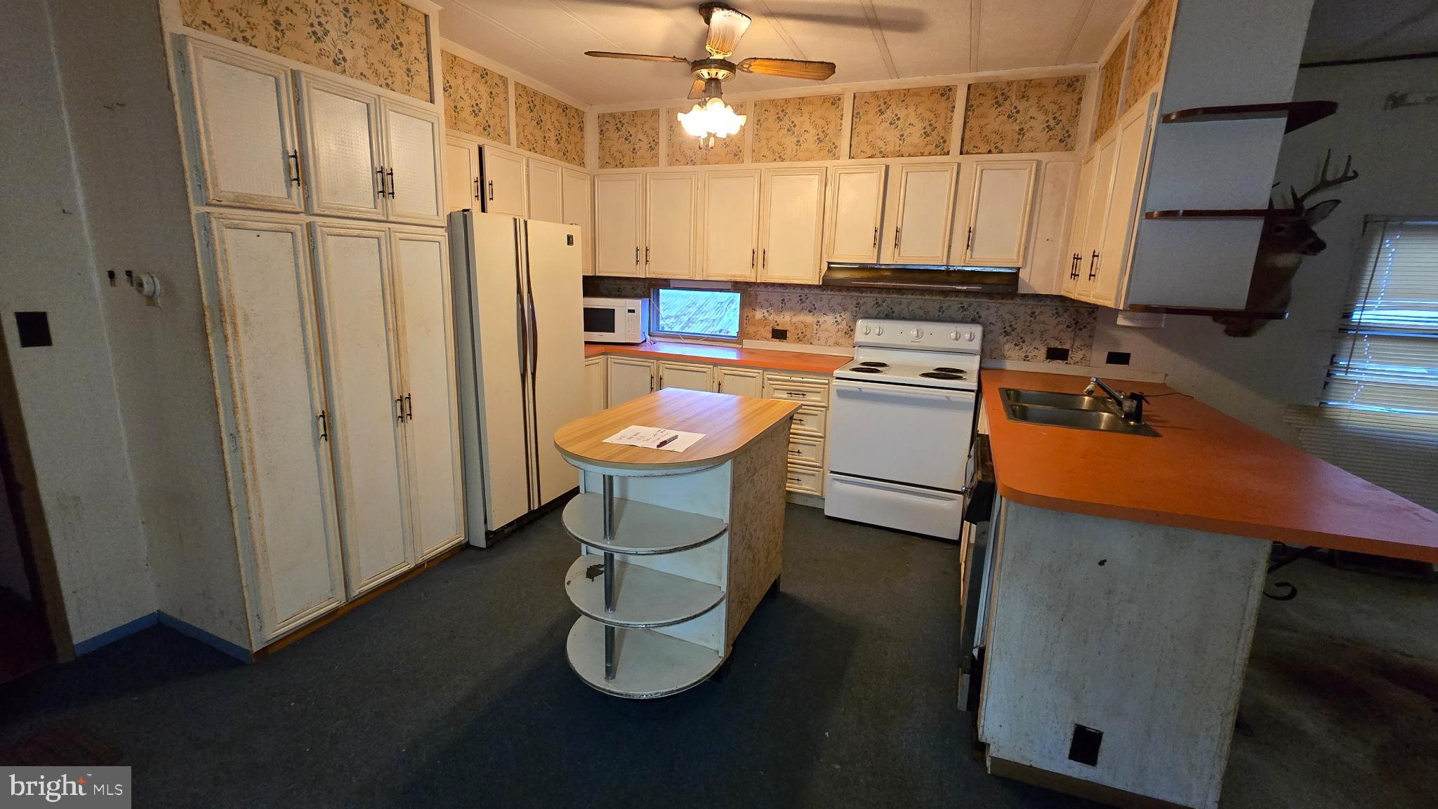 LITTLE HOLLYWOOD - Residential