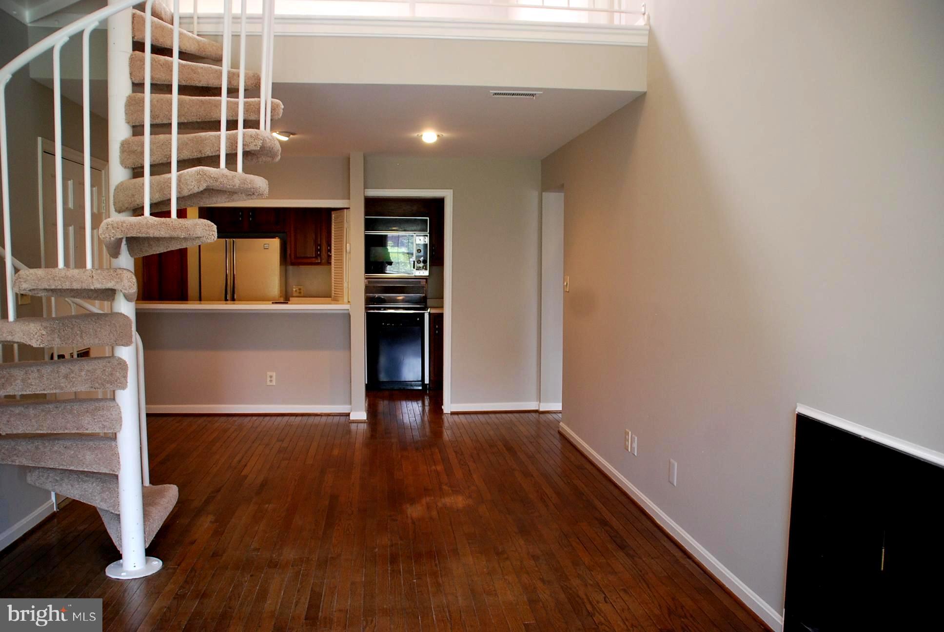 WASHINGTON SQUARE - Residential Lease