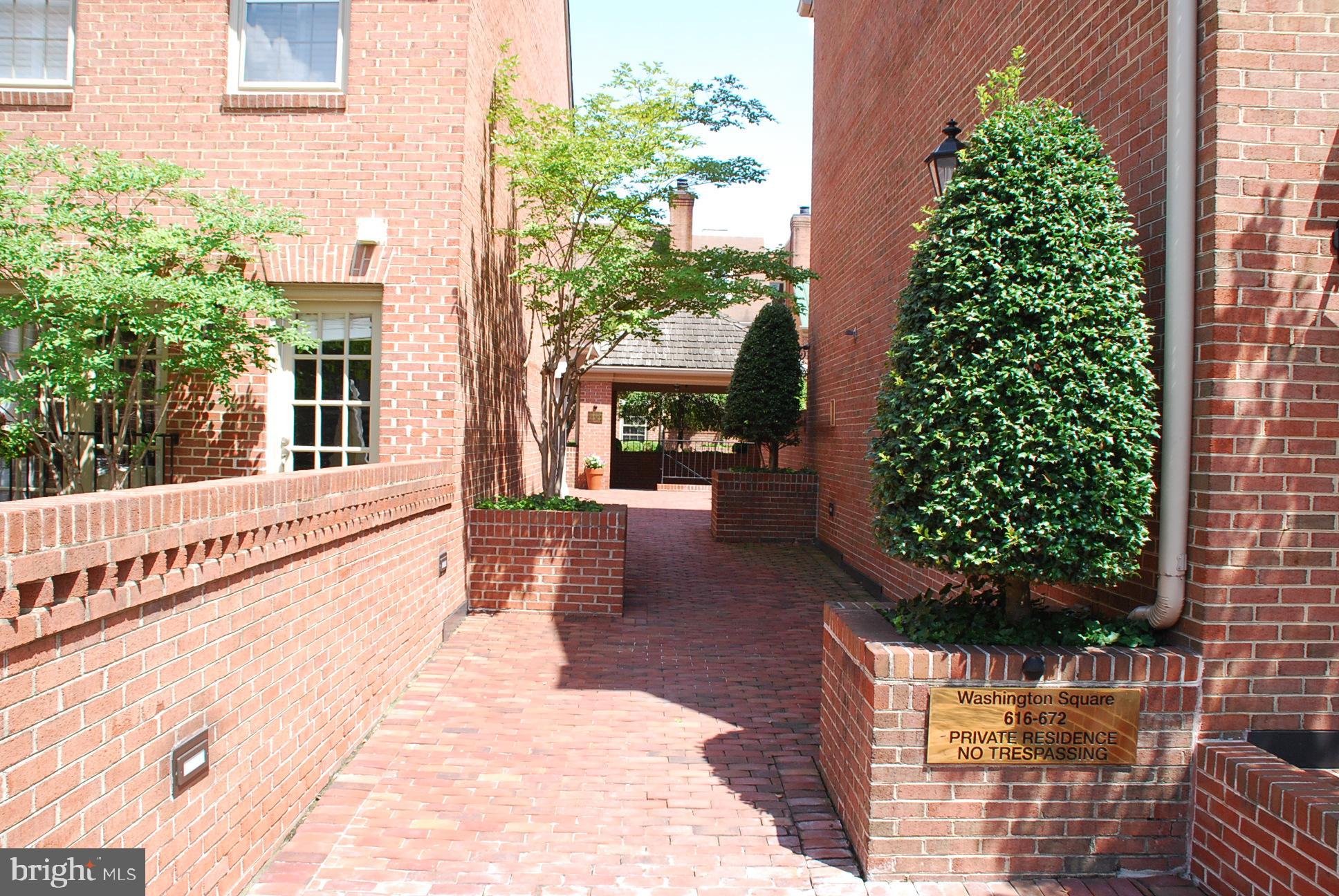 WASHINGTON SQUARE - Residential Lease