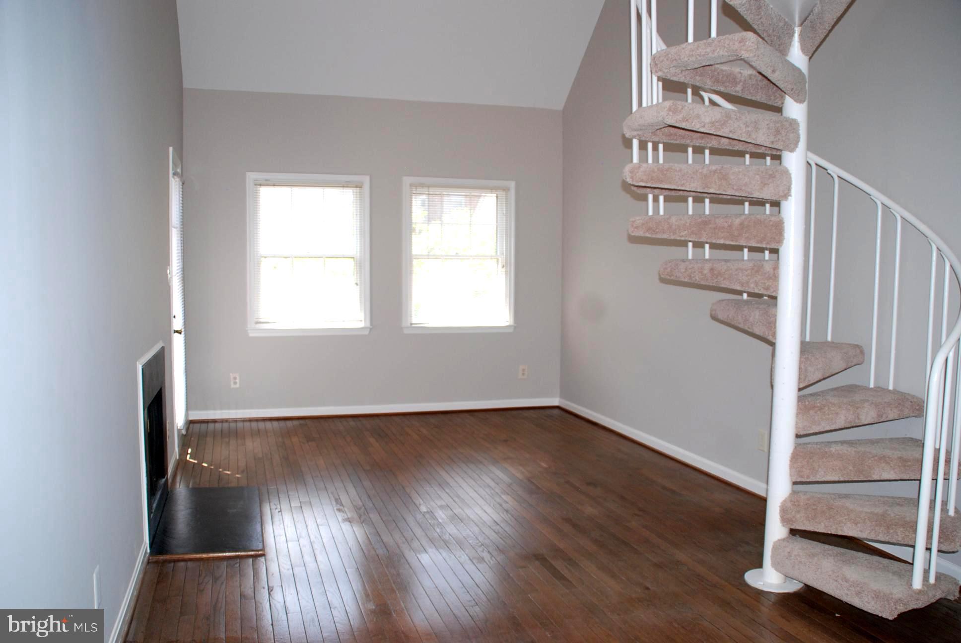 WASHINGTON SQUARE - Residential Lease