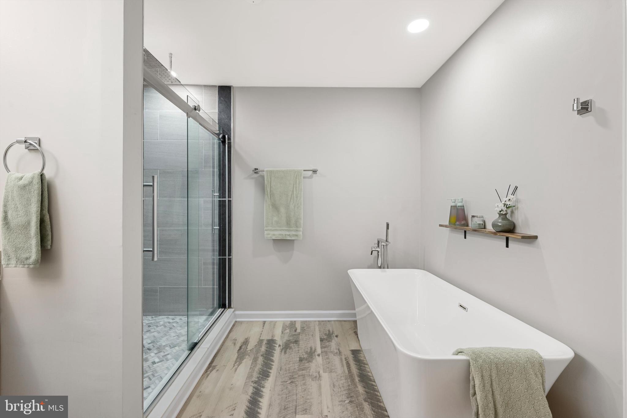 CAVE QUARTER ESTATES - Residential