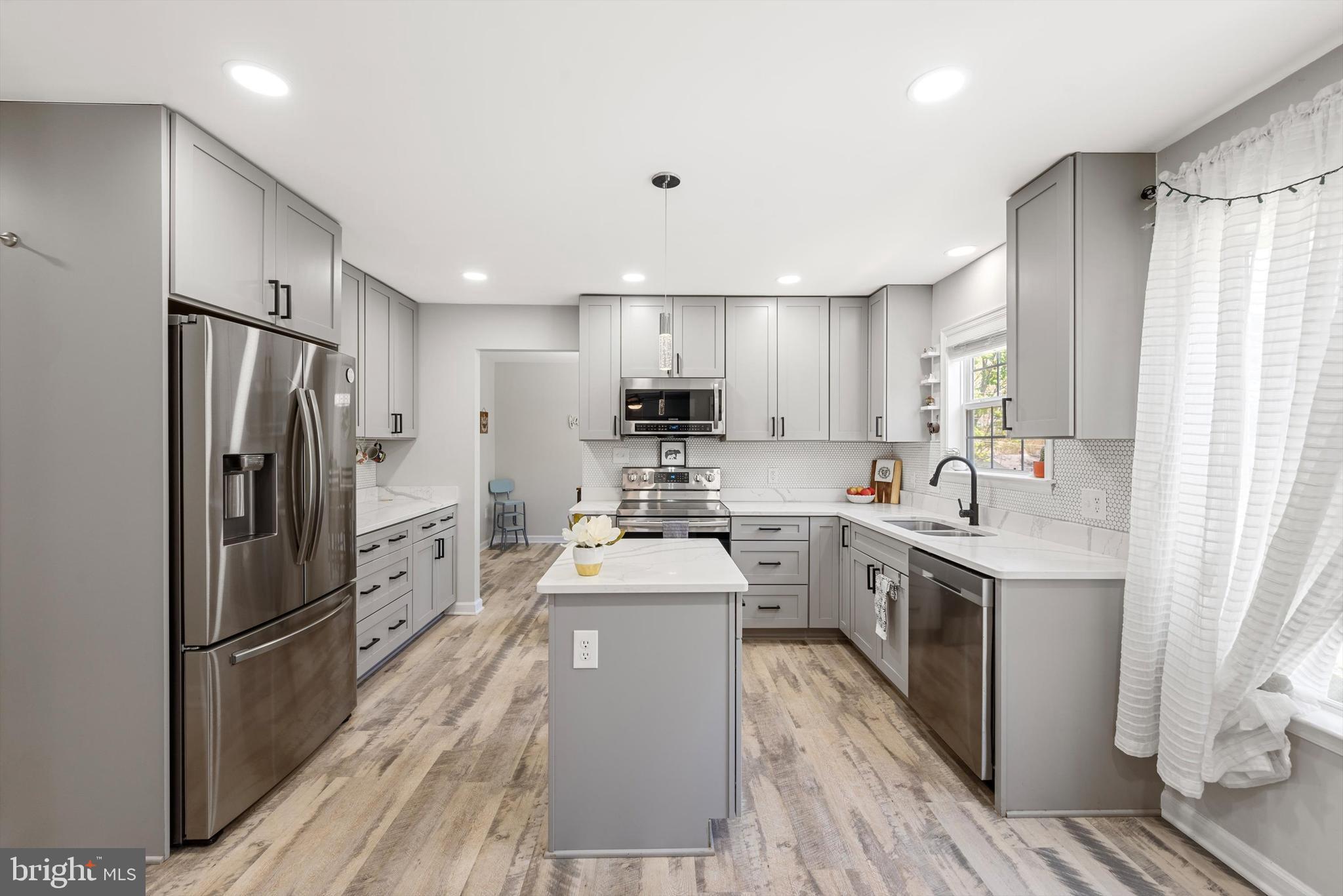 CAVE QUARTER ESTATES - Residential