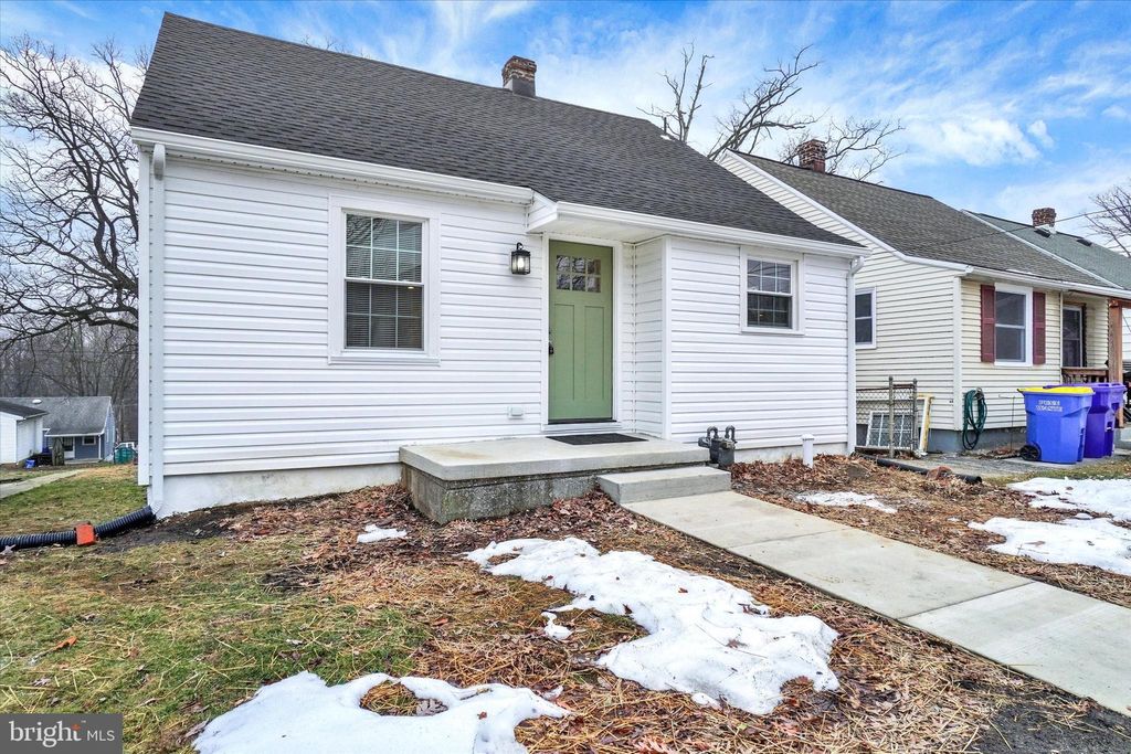 Photo of 1394 Lancaster Avenue, YORK, PA 17403 (MLS # PAYK2097940)