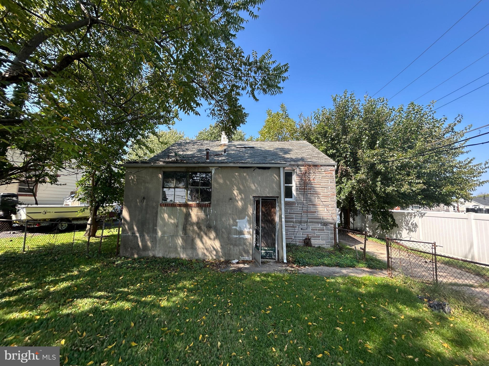 GRAY MANOR - Residential