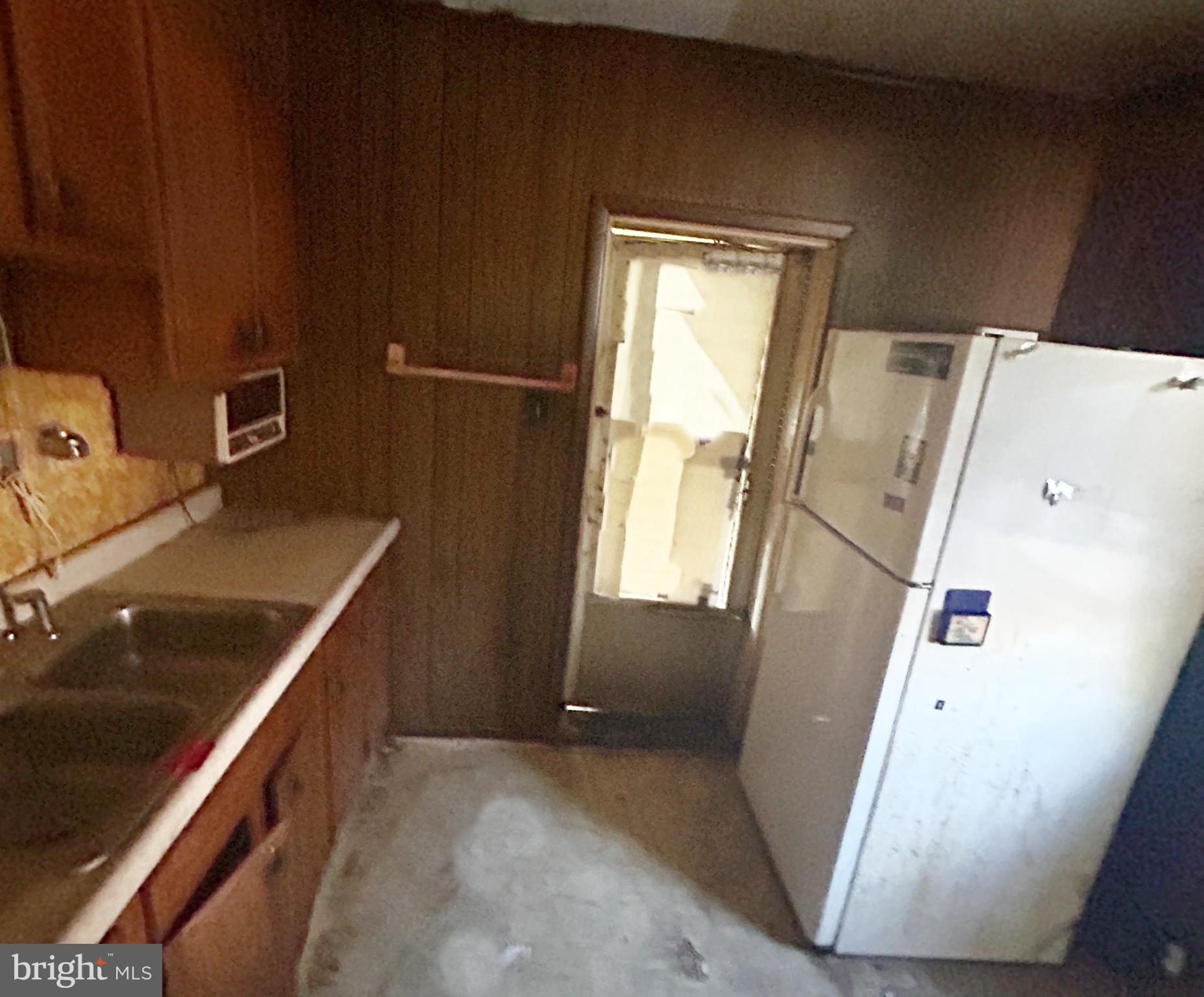 GRAY MANOR - Residential