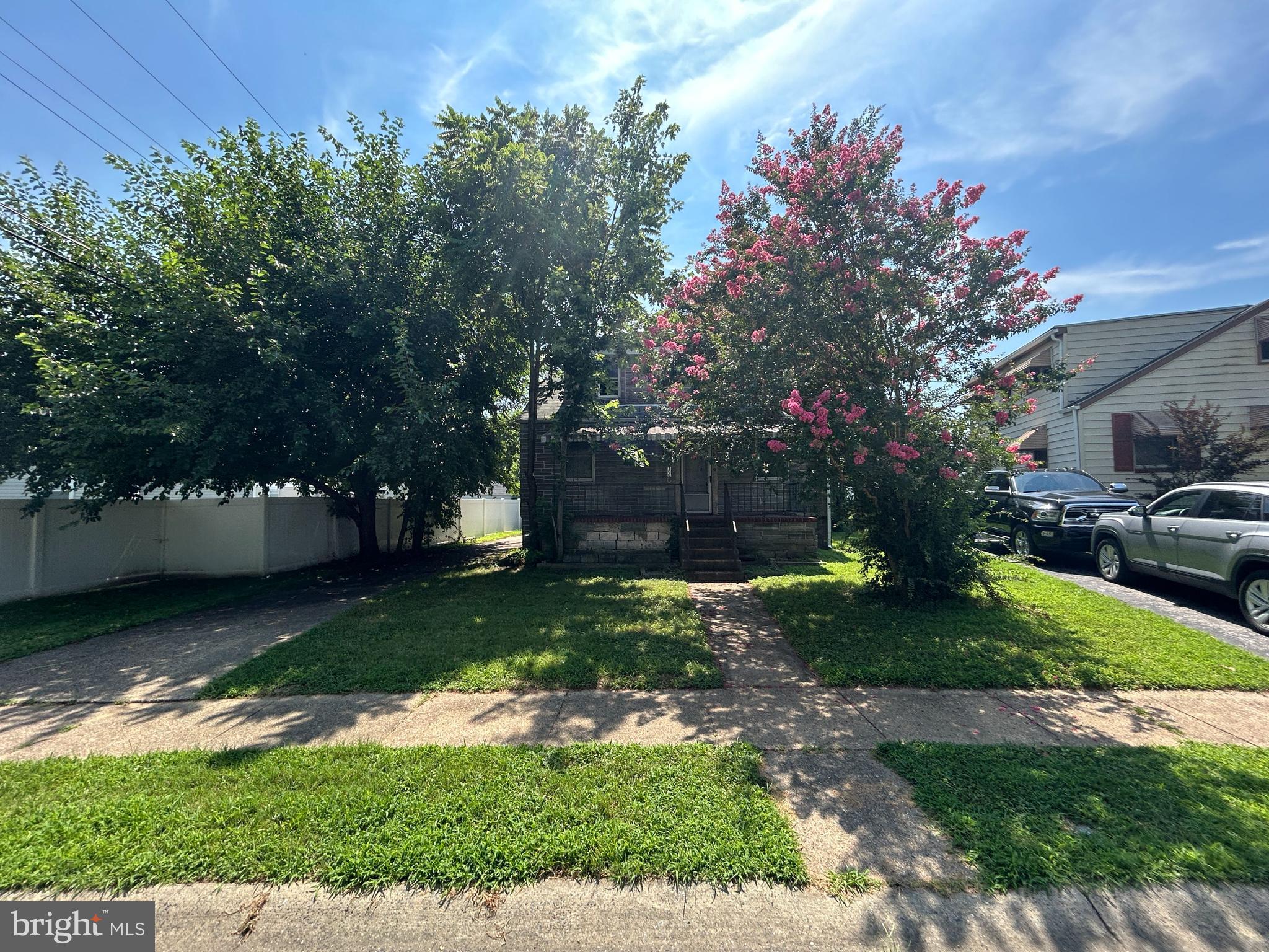 GRAY MANOR - Residential