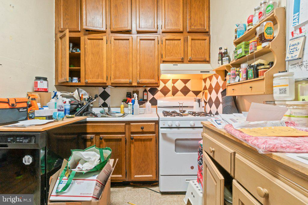 CHARLES VILLAGE - Commercial Sale