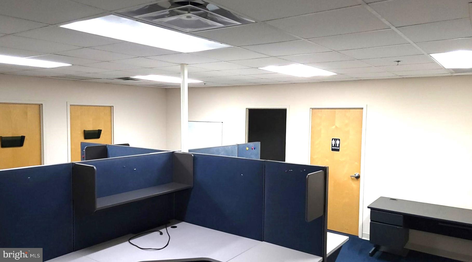 DULLES TRADE CENTER - Commercial Sale