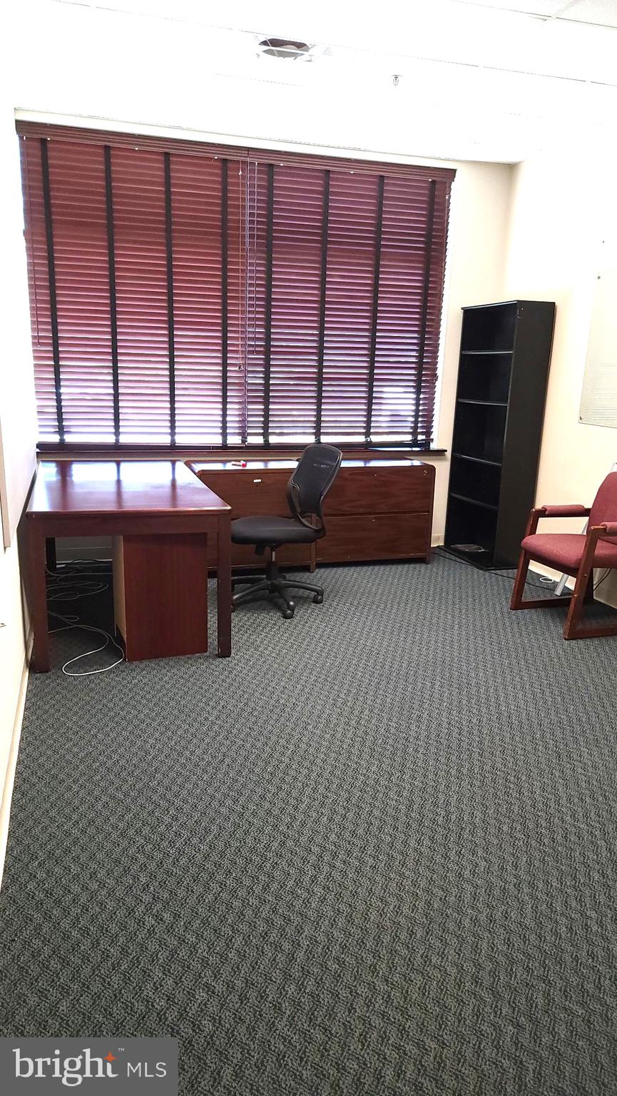 DULLES TRADE CENTER - Commercial Sale