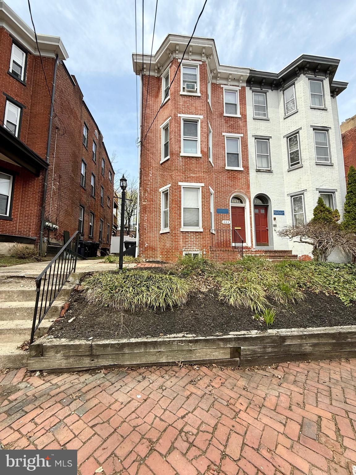 TROLLEY SQUARE - Residential Lease