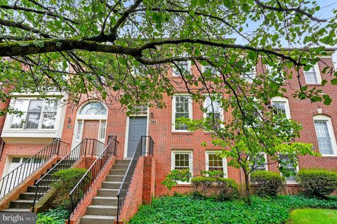Photo of 1369 Templeton Place, ROCKVILLE, MD 20852 (MLS # MDMC2196428)