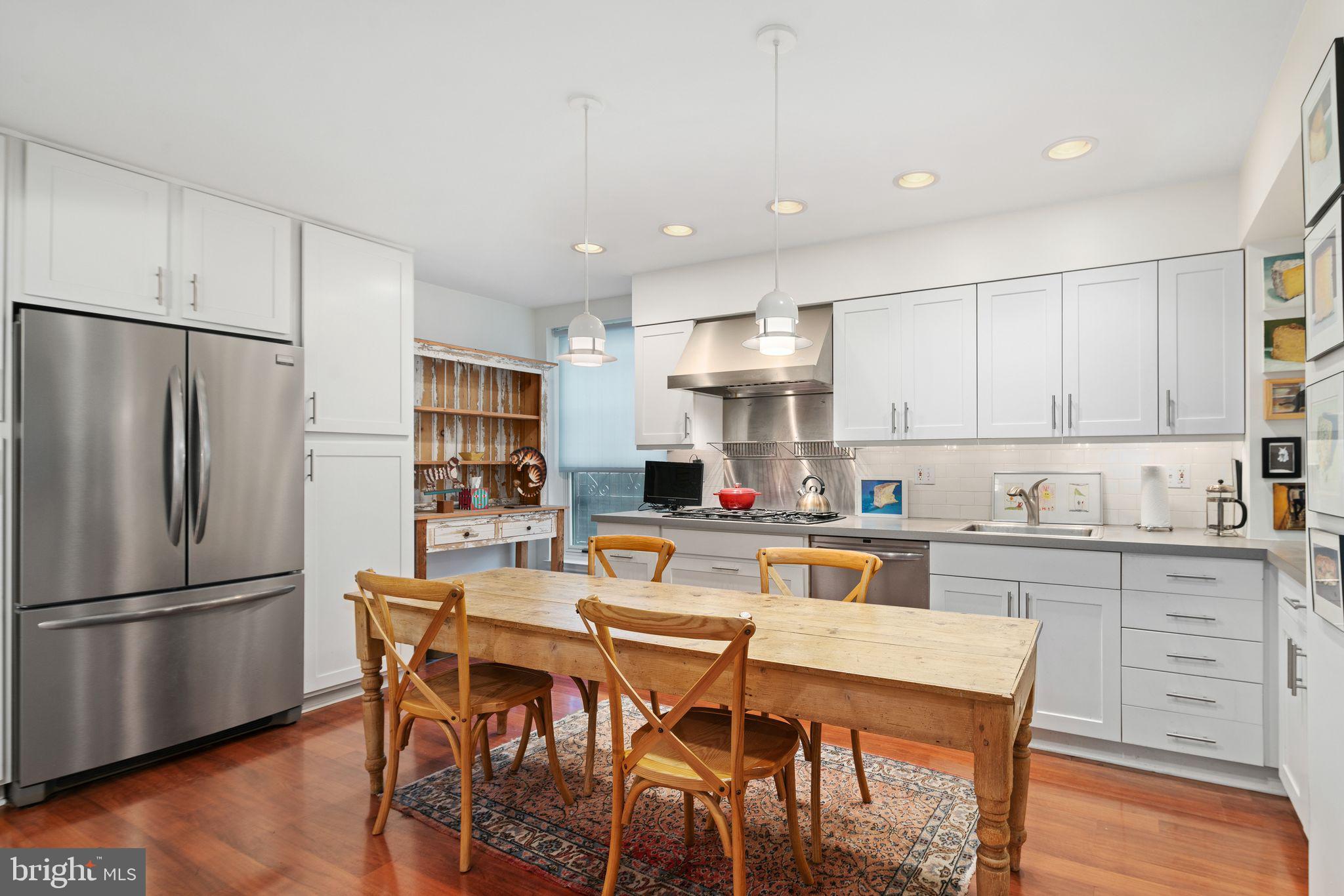 SOCIETY HILL - Residential