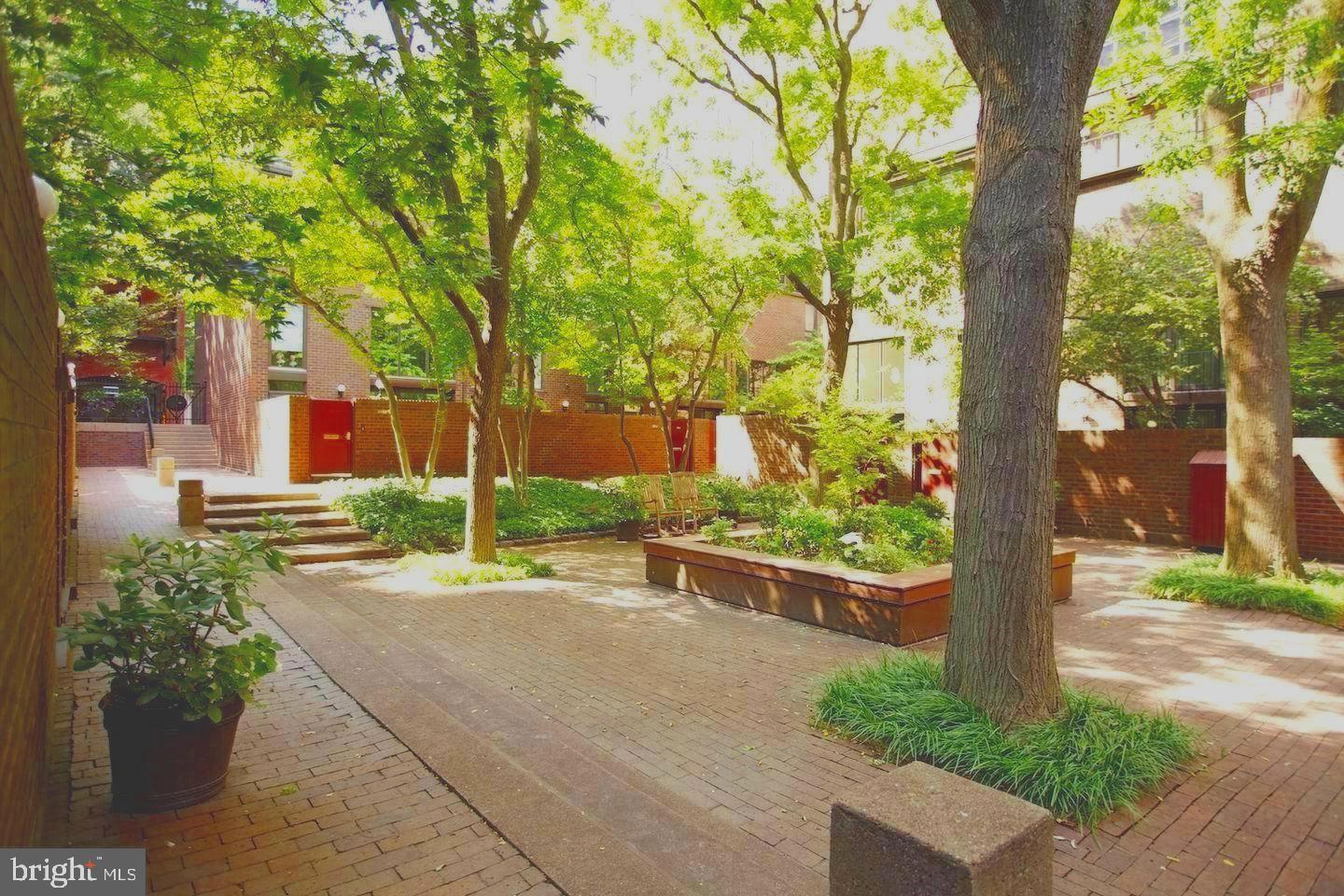 SOCIETY HILL - Residential