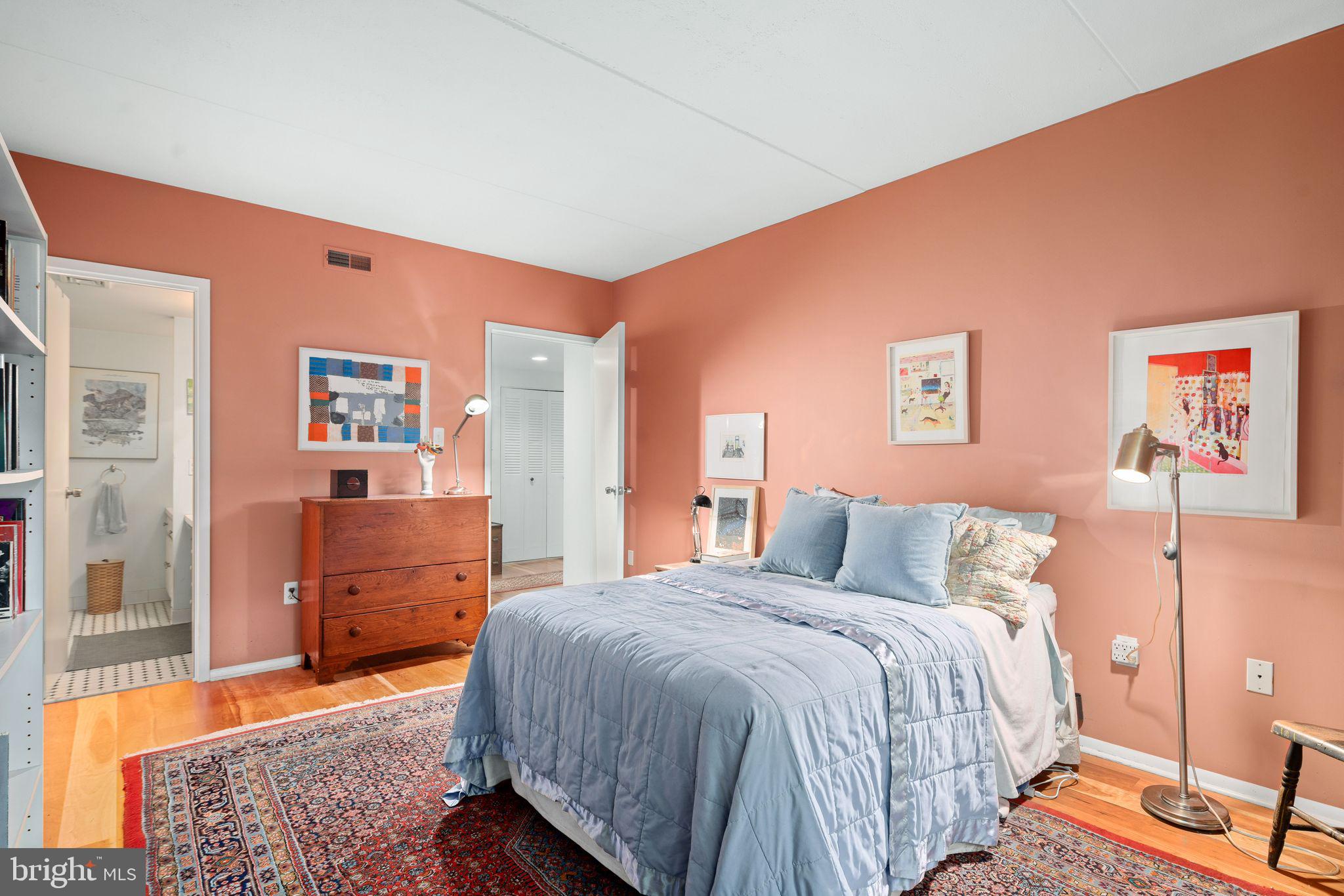 SOCIETY HILL - Residential