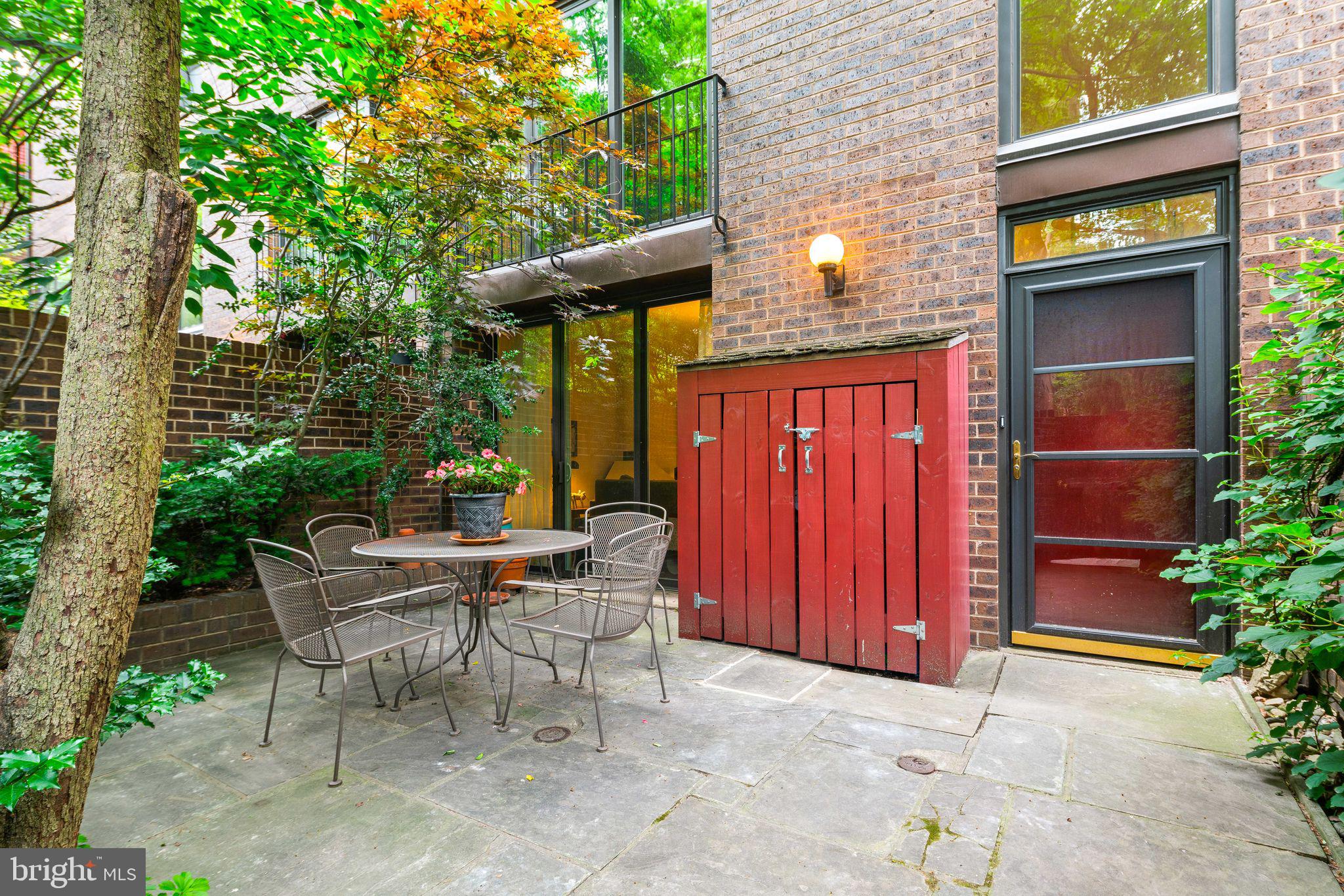 SOCIETY HILL - Residential