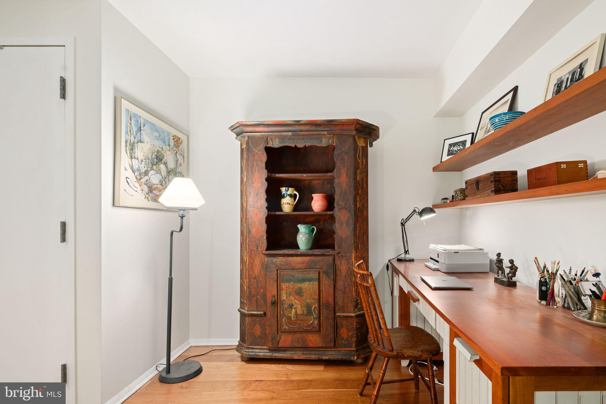 SOCIETY HILL - Residential