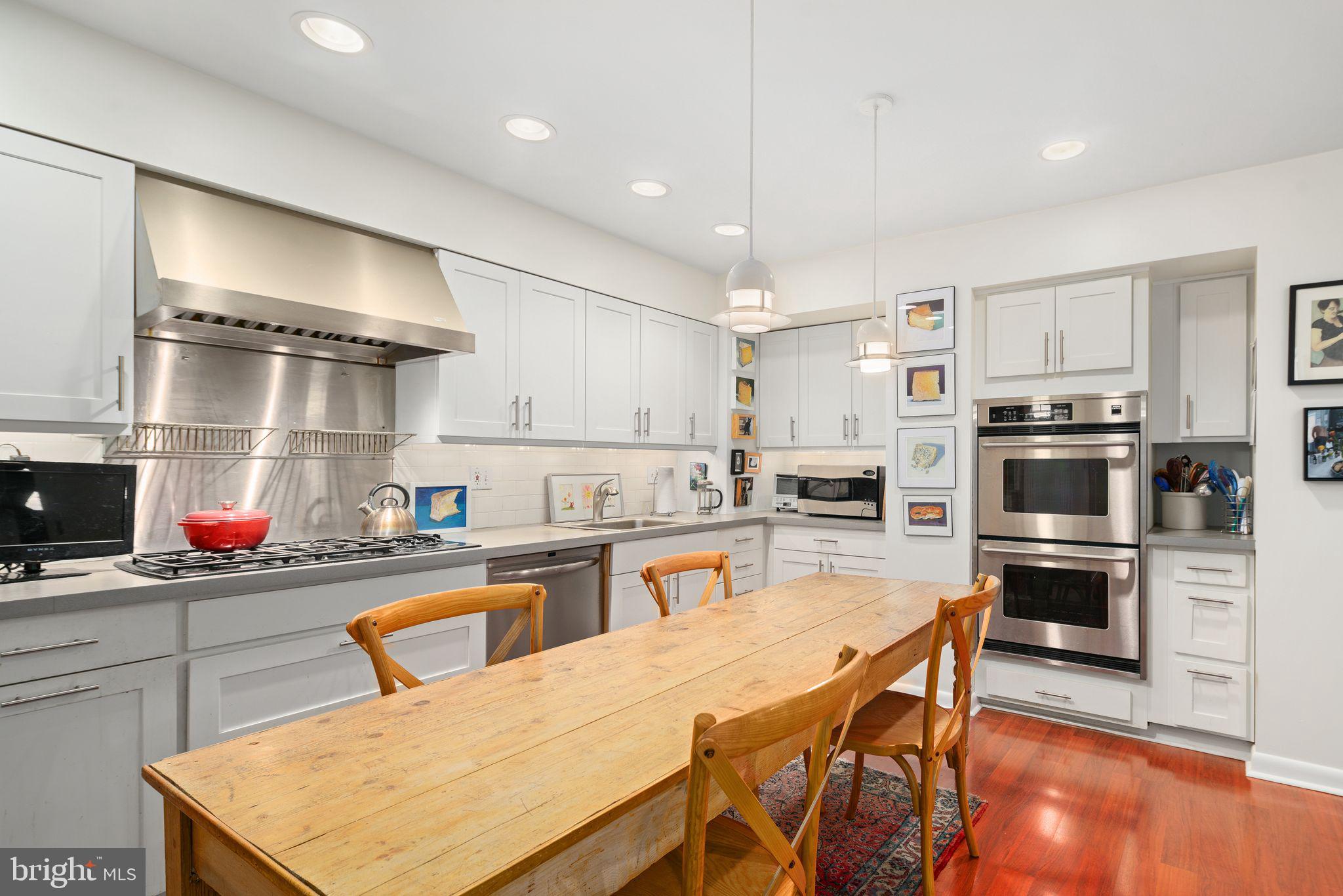 SOCIETY HILL - Residential