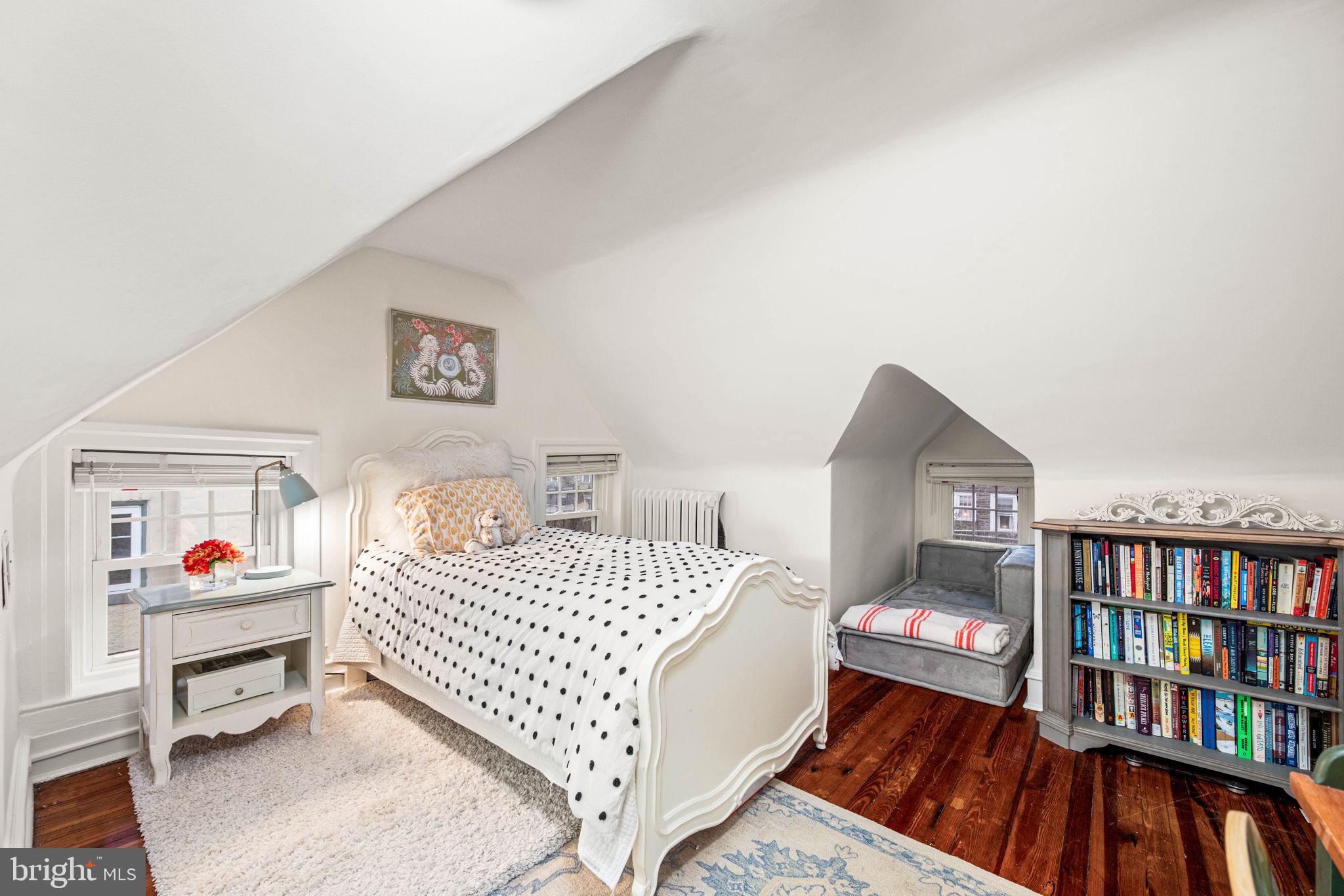 CHESTNUT HILL - Residential