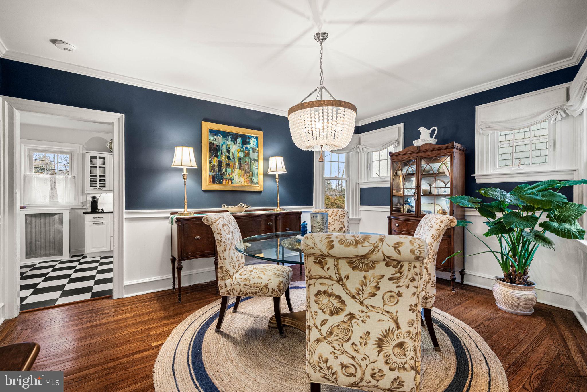 CHESTNUT HILL - Residential