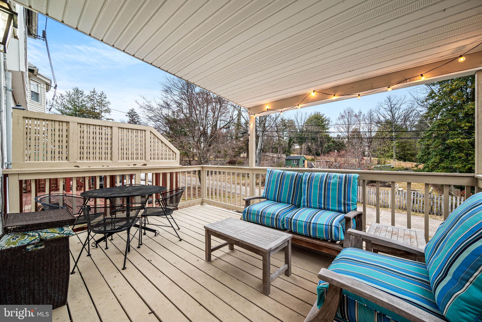 CHESTNUT HILL - Residential