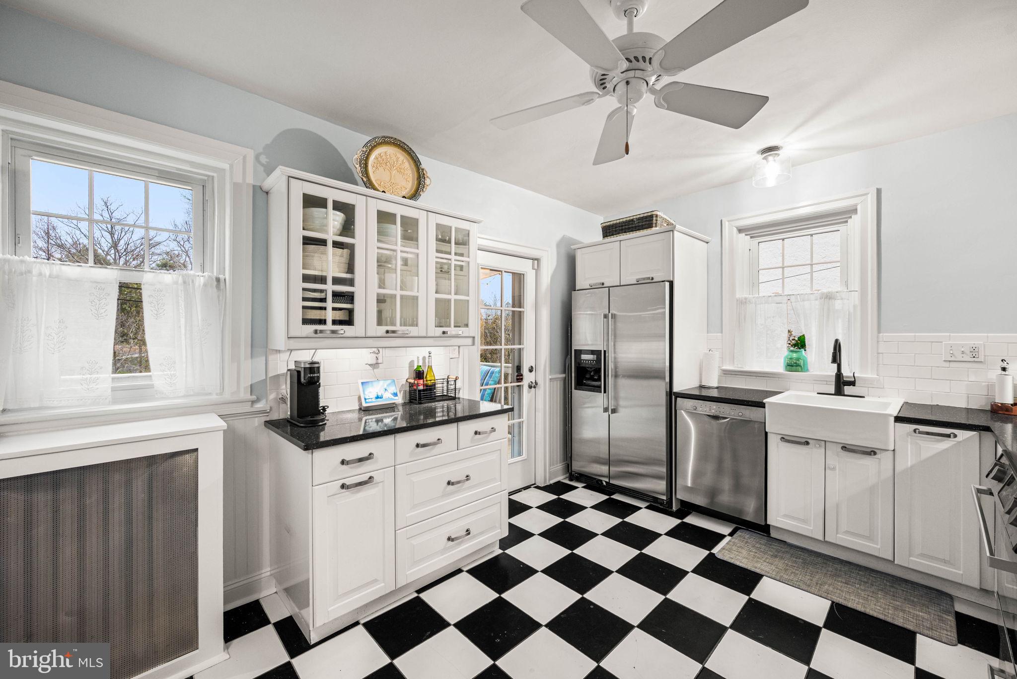 CHESTNUT HILL - Residential