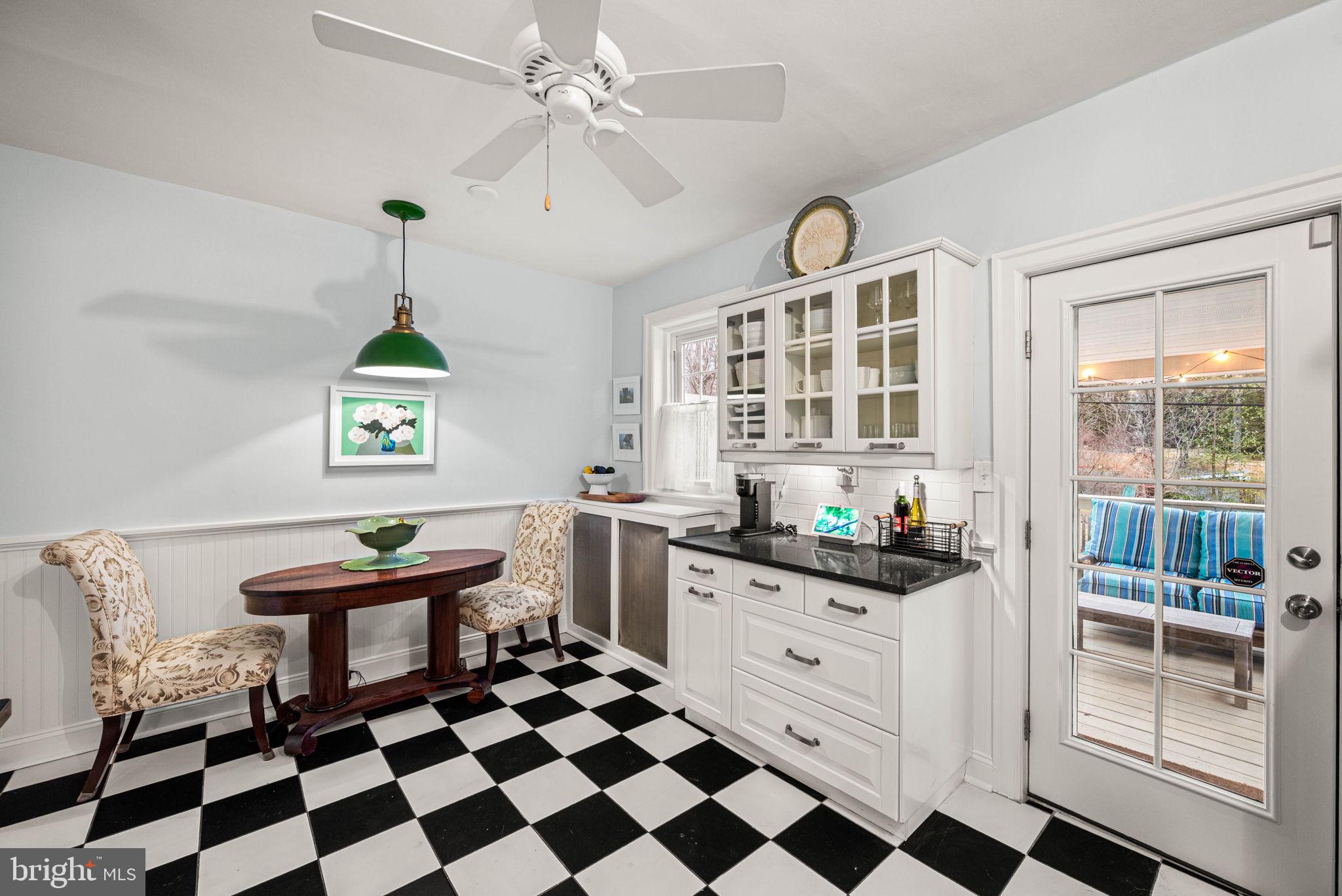 CHESTNUT HILL - Residential