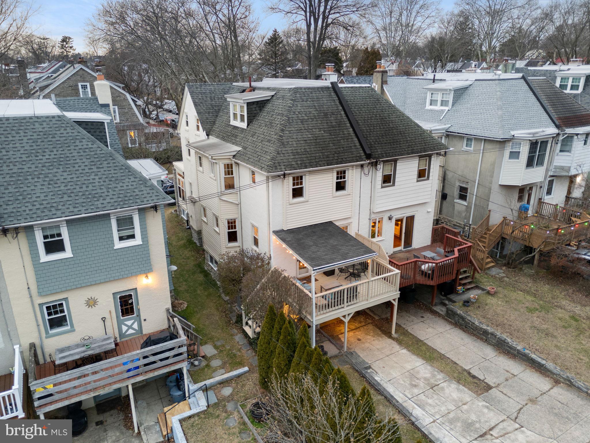 CHESTNUT HILL - Residential