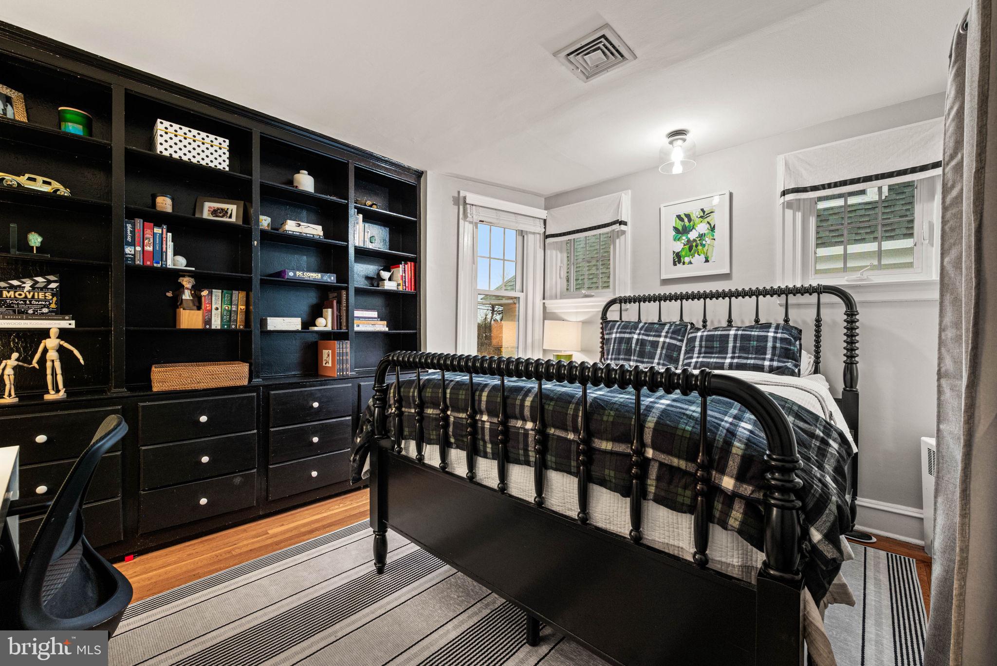 CHESTNUT HILL - Residential