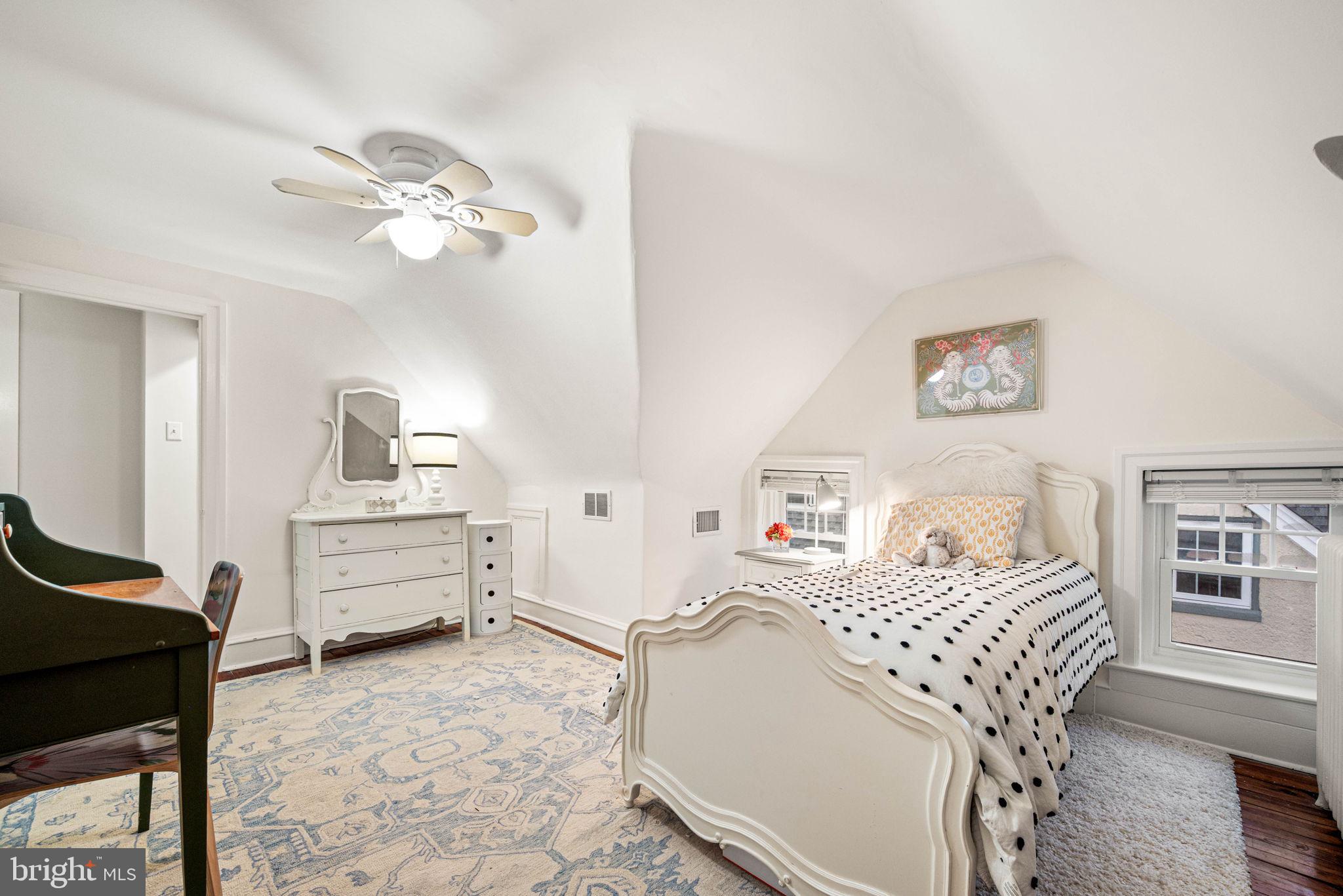 CHESTNUT HILL - Residential