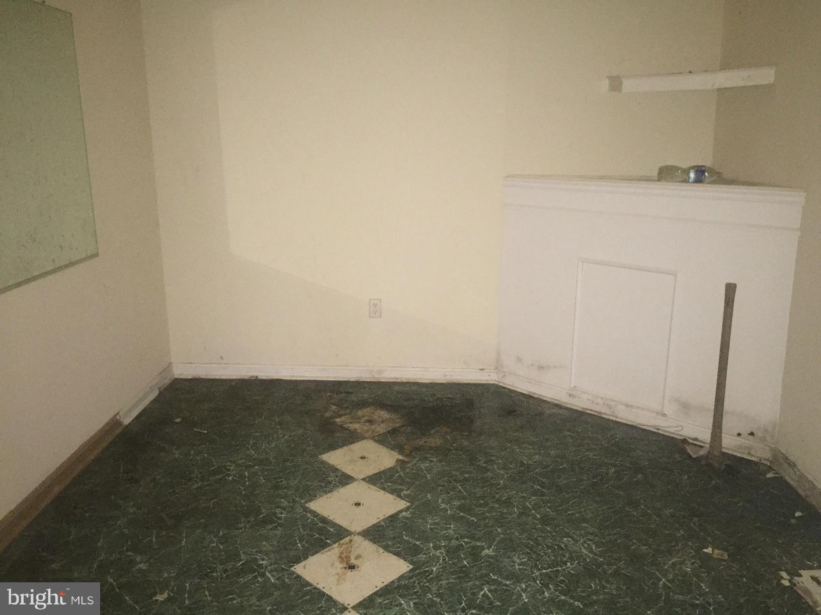 RUSSLERS ROOST - Residential