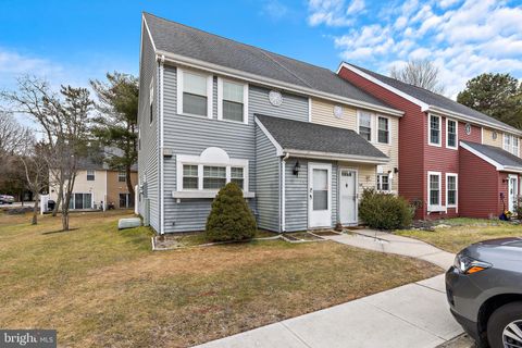 Townhouse For Sale - 210 Osprey Court Ct<br/> TUCKERTON, NJ 08087