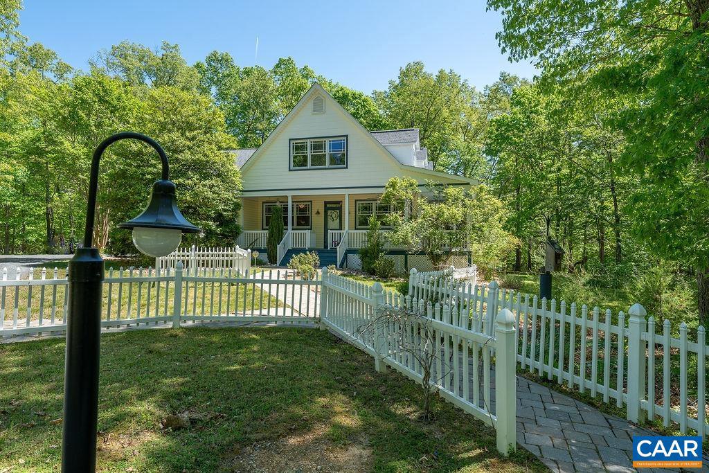 SEVEN OAKS - Residential