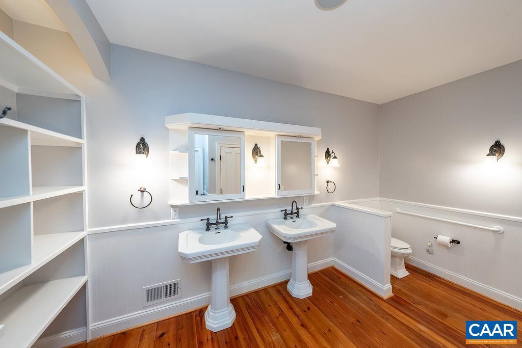 SEVEN OAKS - Residential