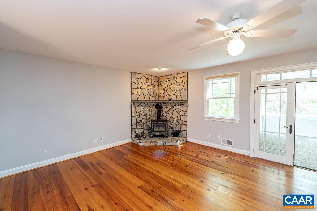 SEVEN OAKS - Residential