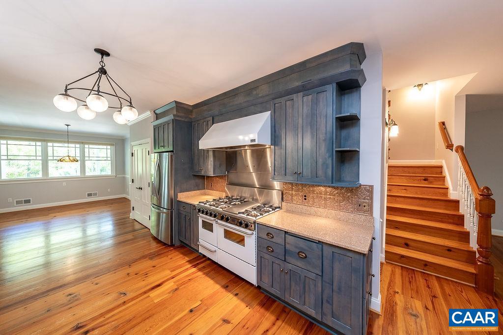 SEVEN OAKS - Residential