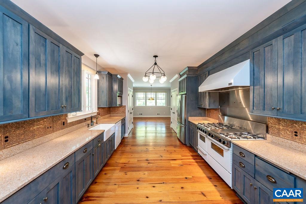 SEVEN OAKS - Residential