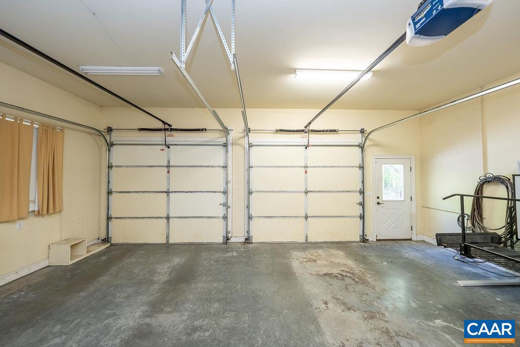 SEVEN OAKS - Residential