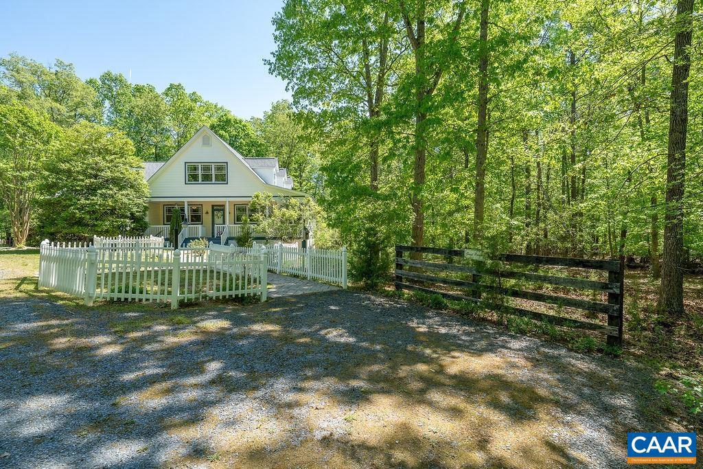 SEVEN OAKS - Residential