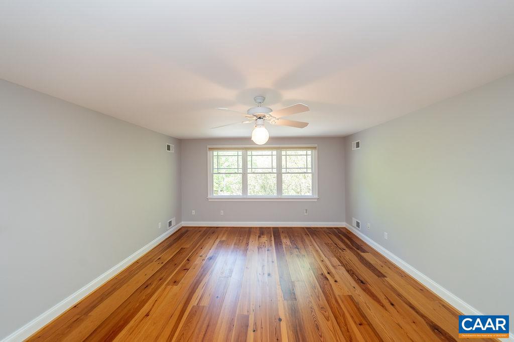 SEVEN OAKS - Residential