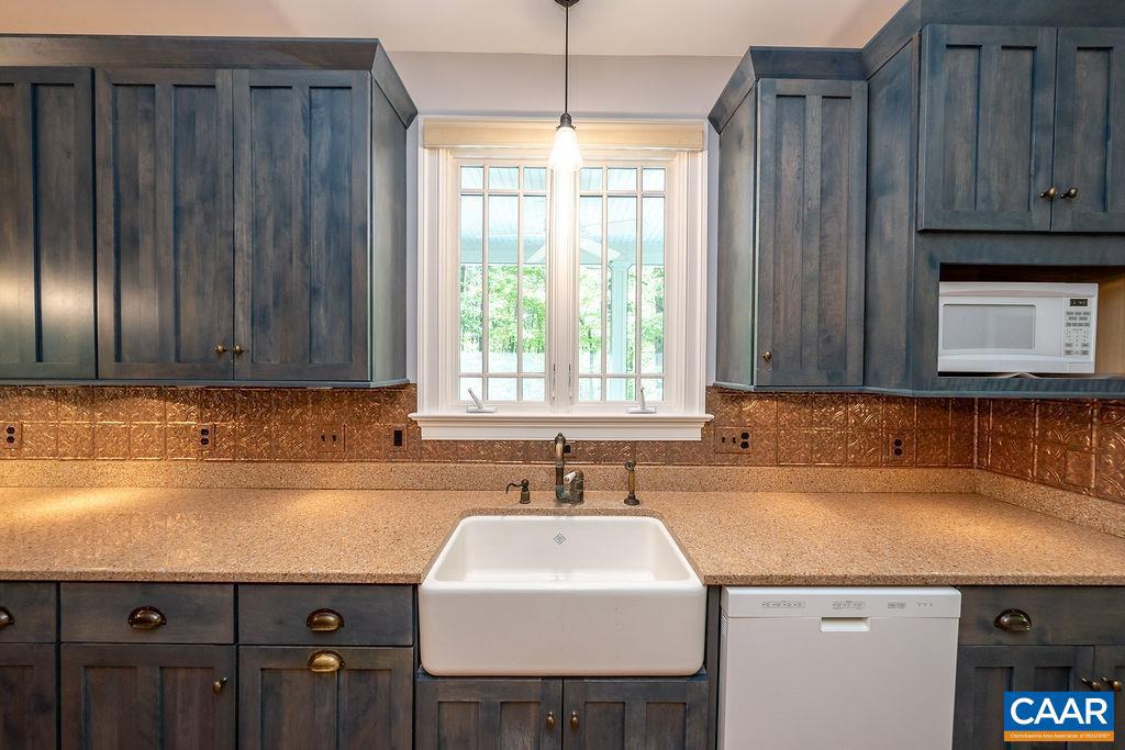 SEVEN OAKS - Residential