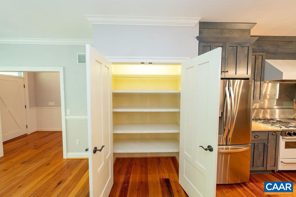 SEVEN OAKS - Residential