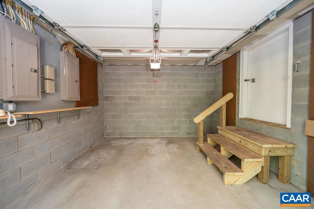 SEVEN OAKS - Residential